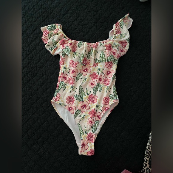 NWOT Cabana del Sol off shoulder floral swimsuit small - new! - Picture 1 of 3